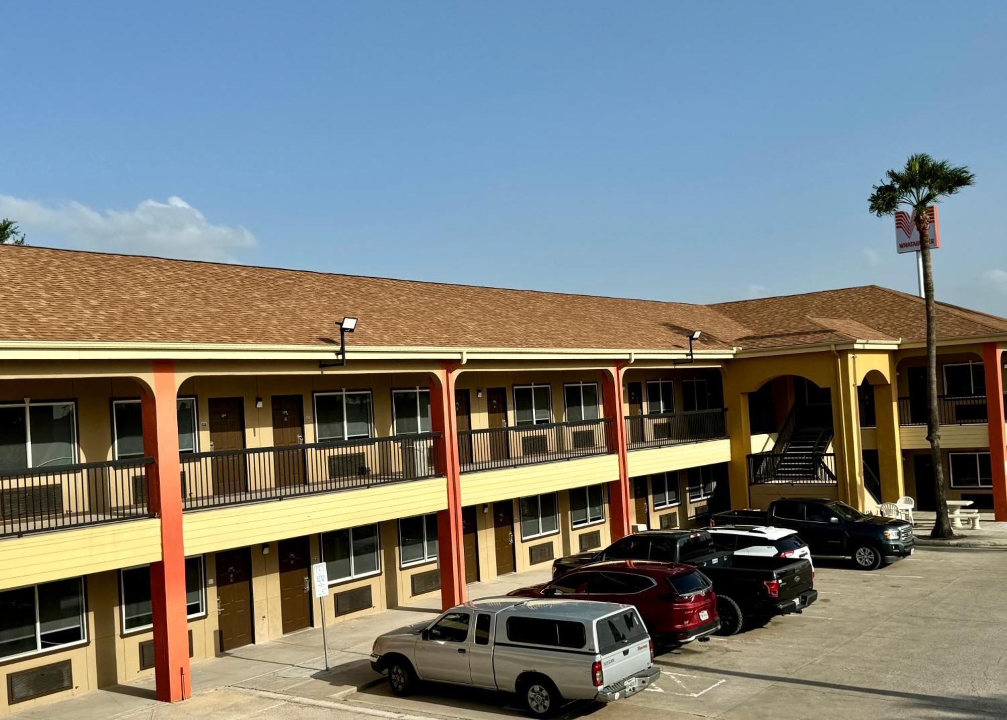 Texas Inn And Suites City Center At University Dr. Edinburg Exterior foto